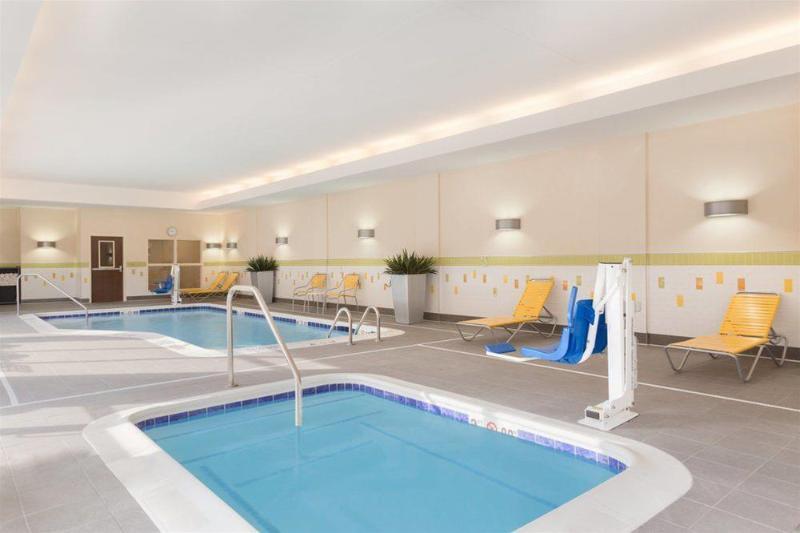 Towneplace Suites By Marriott Pittsburgh Airport/Robinson Township Extérieur photo